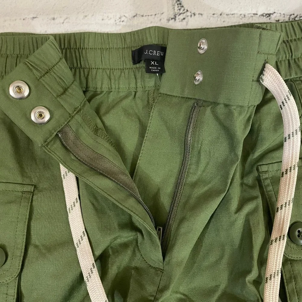 J. Crew Pull-on cargo short XL